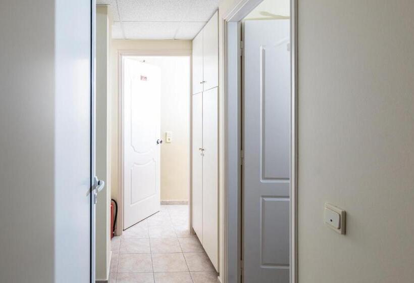 غرفة عائلية, Venetia