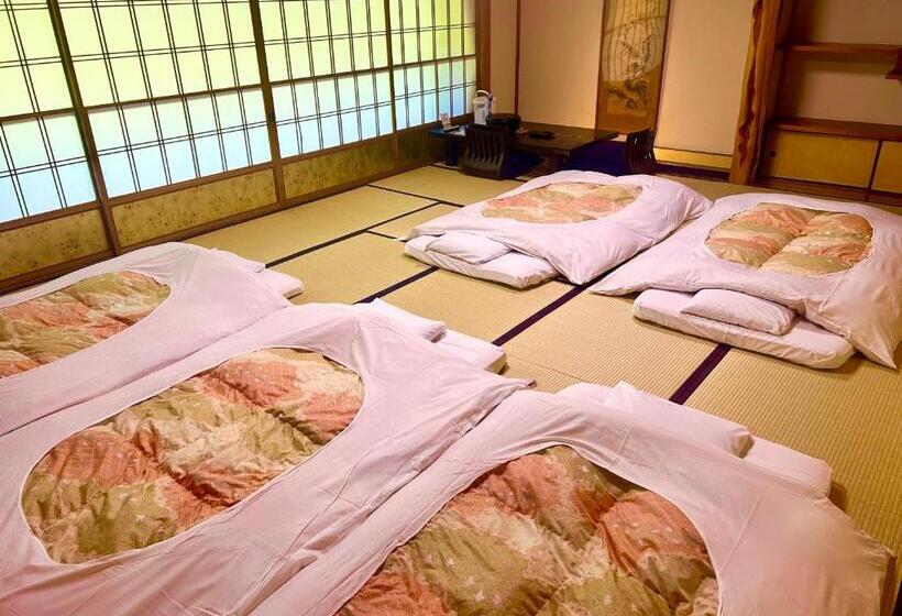 غرفة قياسية متصلة, Yoshiike Ryokan