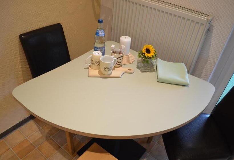 带1个卧室的带阳台的公寓, Pause