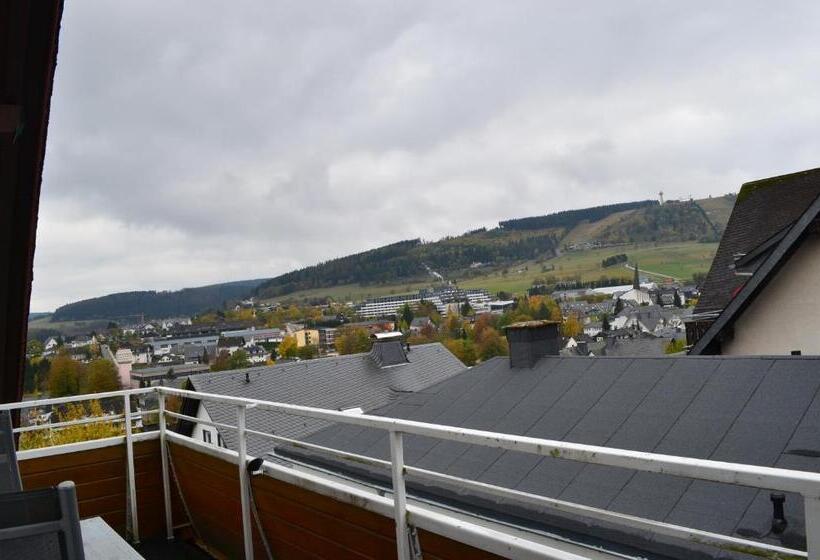 带1个卧室的带阳台的公寓, Pause