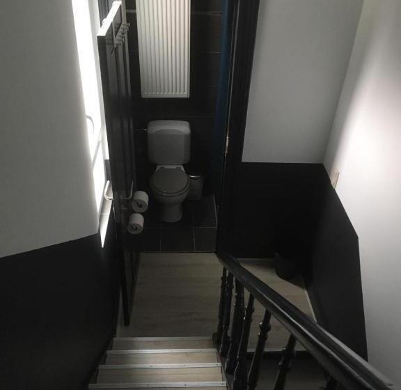 اتاق استاندارد با سرویس بهداشتی مشترک, Leonard Room