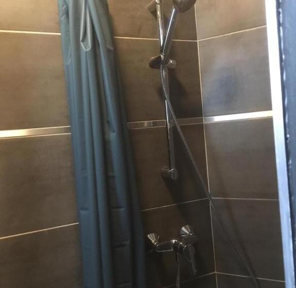 스탠다드 싱글 룸 공동욕실, Leonard Room