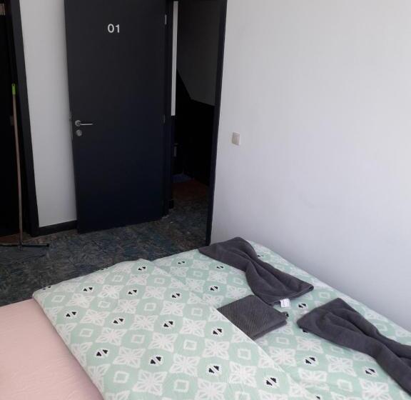 스탠다드 룸, Leonard Room