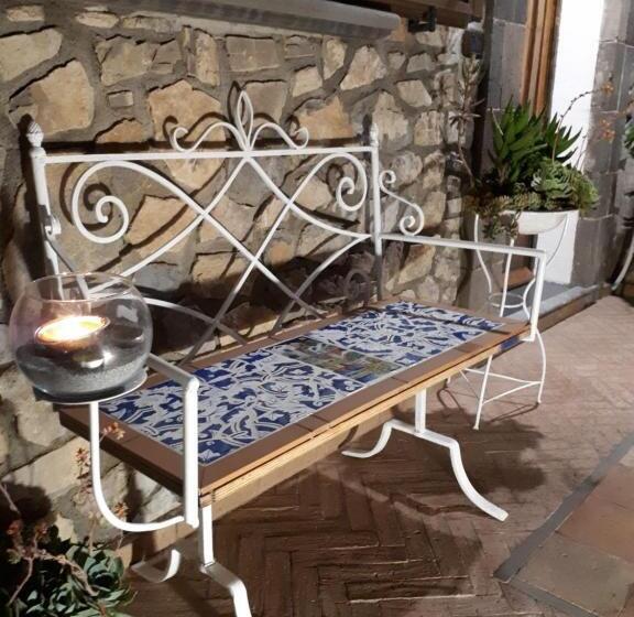 Pokój Rodzinny, Hill Valley View