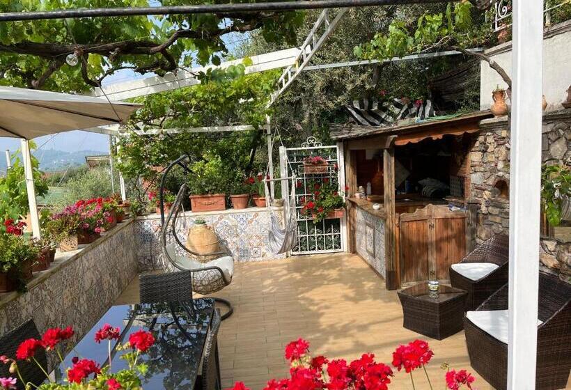 Pokój Rodzinny, Hill Valley View