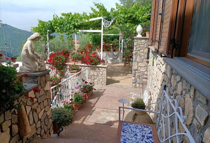 Pokój Rodzinny, Hill Valley View