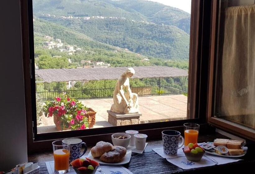 Pokój Rodzinny, Hill Valley View