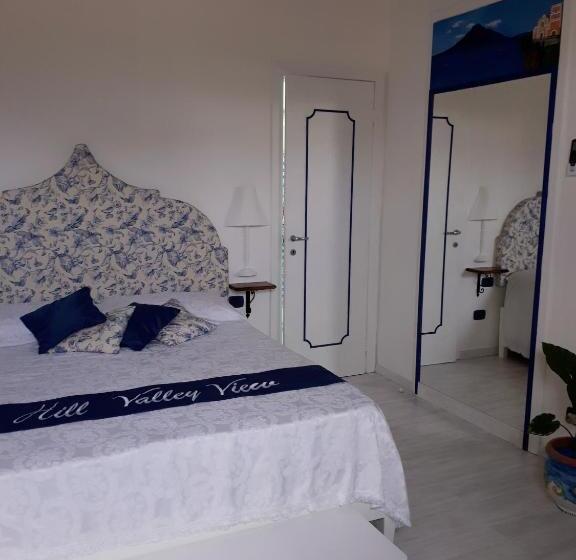 Quarto Familiar, Hill Valley View