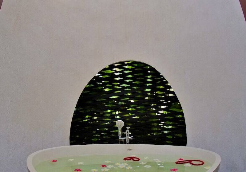 וילה עם חדר שינה אחד ובריכת שחיה, Ajinta Resort