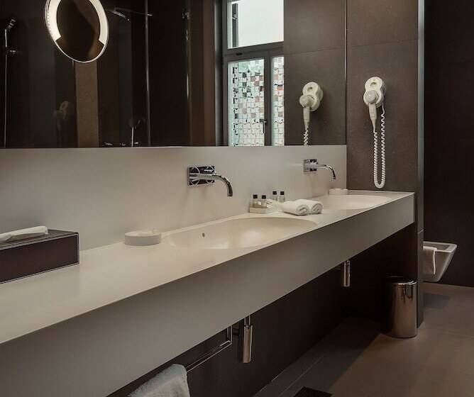 غرفة قياسية فردية, Cubo