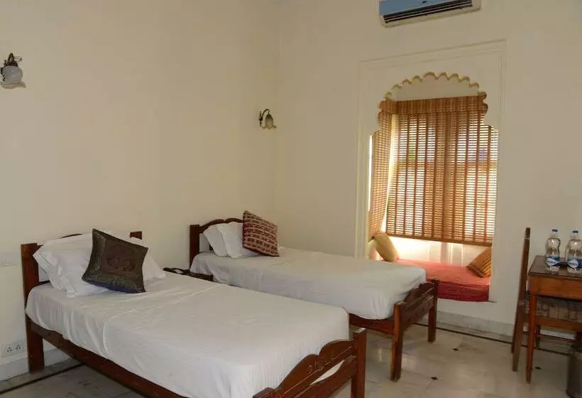 デラックスルーム, Harasar Haveli