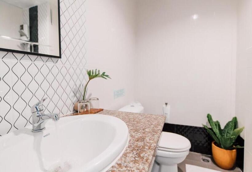 디럭스 룸, Harvest House