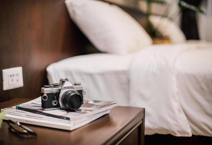 디럭스 룸, Harvest House