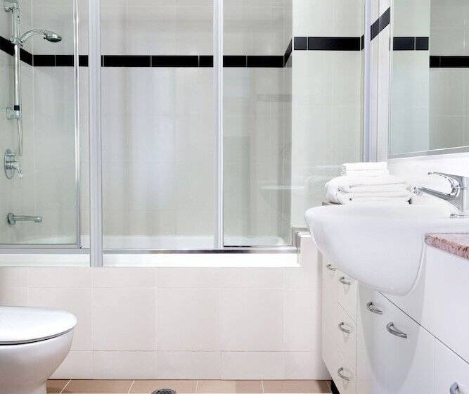 דירת חדר, Mantra On Mary