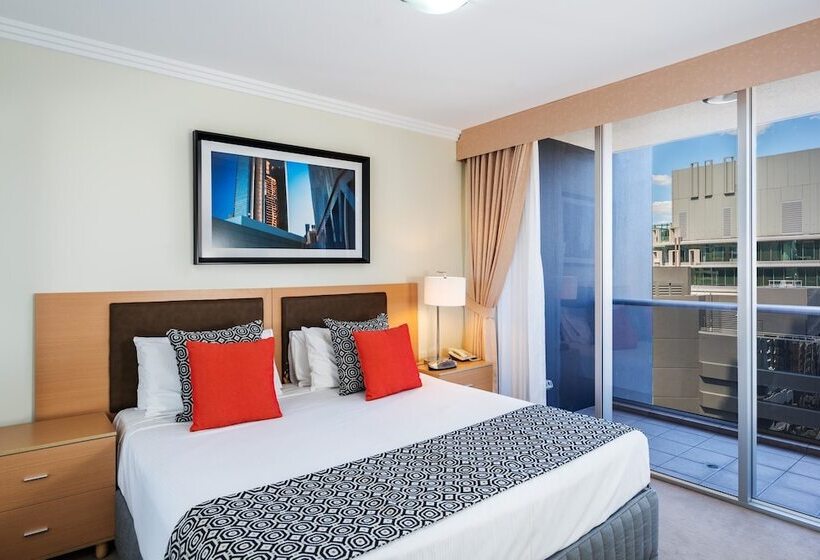 דירה בת חדר שינה 1 עם מרפסת, Mantra On Mary