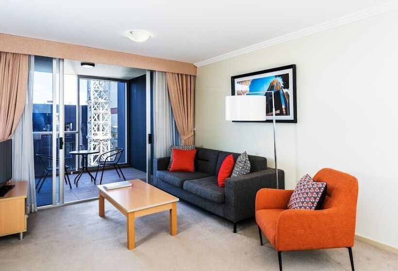 דירה בת חדר שינה 1 עם מרפסת, Mantra On Mary