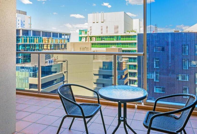 דירה בת חדר שינה 1 עם מרפסת, Mantra On Mary