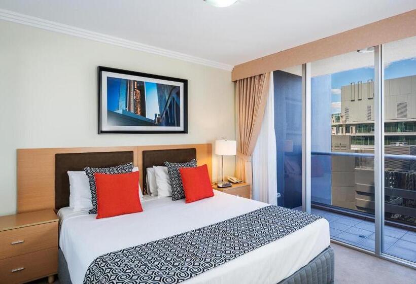 Family flat with balcony, Mantra On Mary