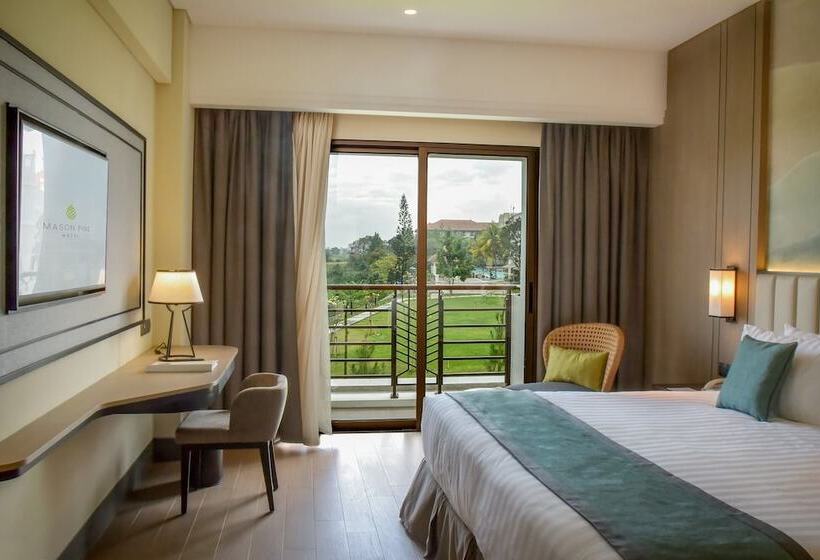 스탠다드 룸 킹사이즈 침대, Mason Pine Hotel Bandung