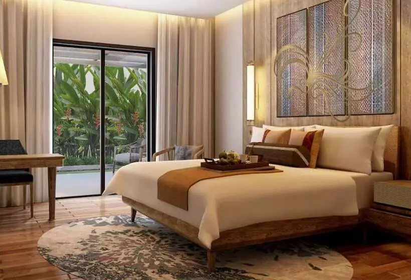 اتاق اجرایی با تخت بزرگ, Mason Pine Hotel Bandung