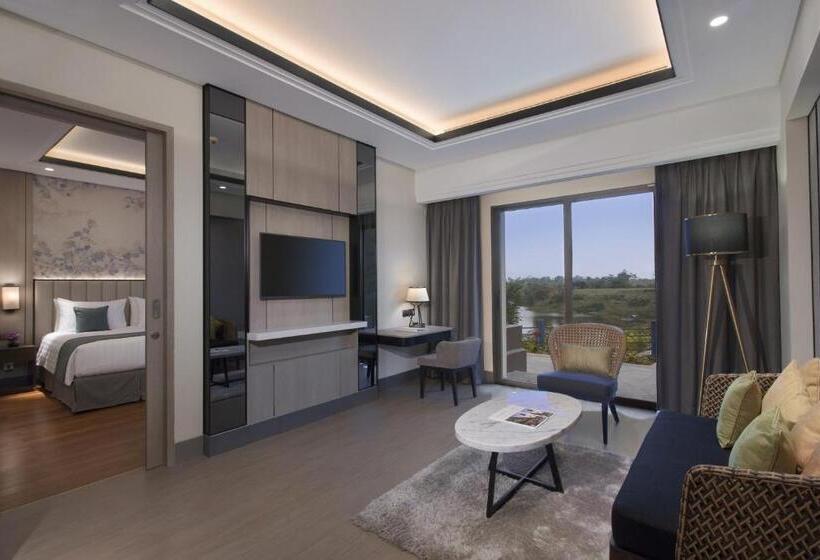 Люкс с Террасой, Mason Pine Hotel Bandung