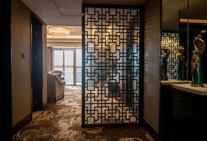 Президентский Люкс, Panyu