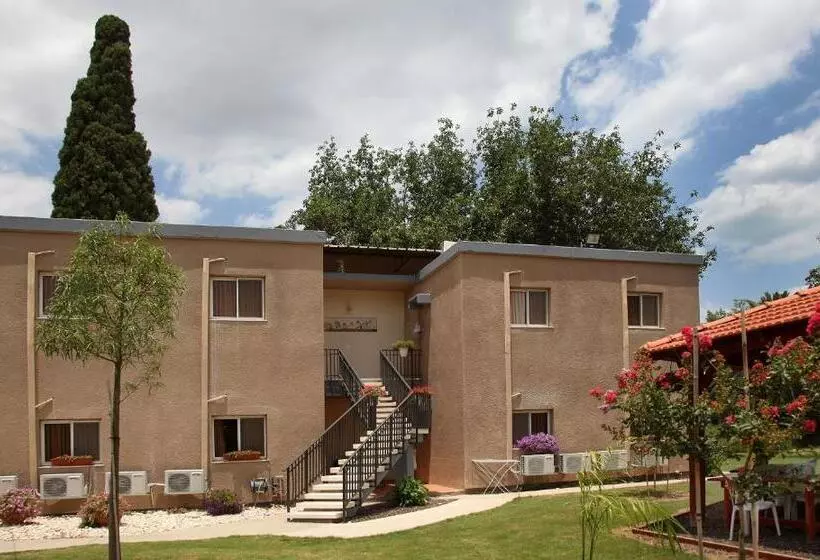 Perhehuone, Shaar Hagolan Kibbutz Country Lodging
