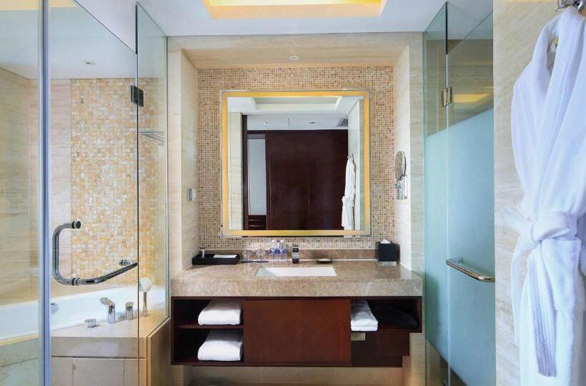 اتاق لوکس با تخت بزرگ, Sheraton Shanghai Hongkou