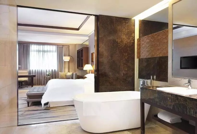 キングサイズベッド、シティビューデラックスルーム, Sheraton Xi An North City