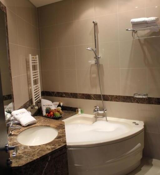 Standardzimmer mit Whirlpool, Sunrise