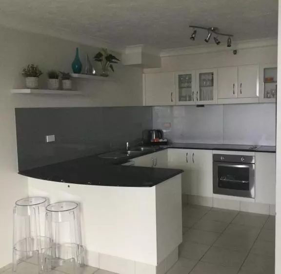 2 Bedroom Deluxe Apartment Sea View, Surfers Aquarius On The Beach
