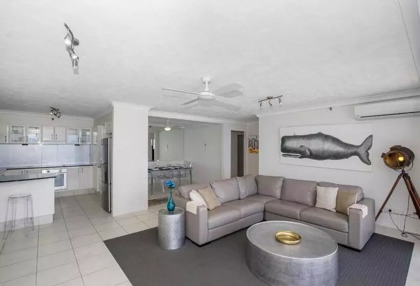 2 Bedroom Deluxe Apartment Sea View, Surfers Aquarius On The Beach