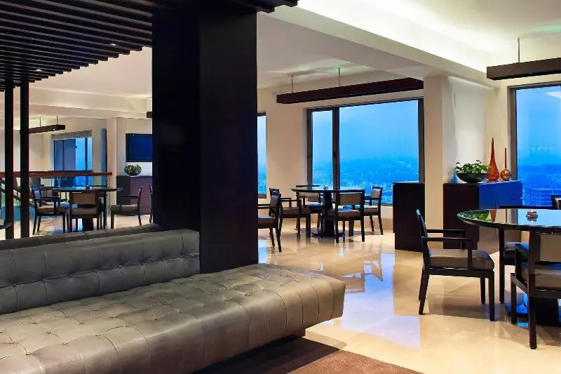 キングサイズベッドのデラックススイート, The Westin Hyderabad Mindspace