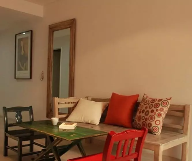 استودیوی استاندارد, Miliño Apart