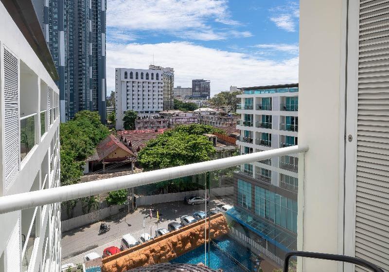 디럭스 룸, Centara Pattaya