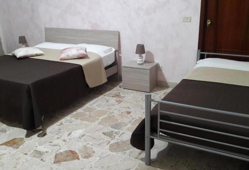 バルコニー付きスタンダードトリプルルーム, Acqua E Fuoco Chez Rachel