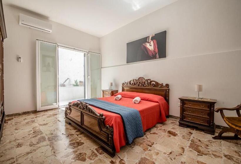 דירת חדר נוף לגינה, Carlentini House B&b