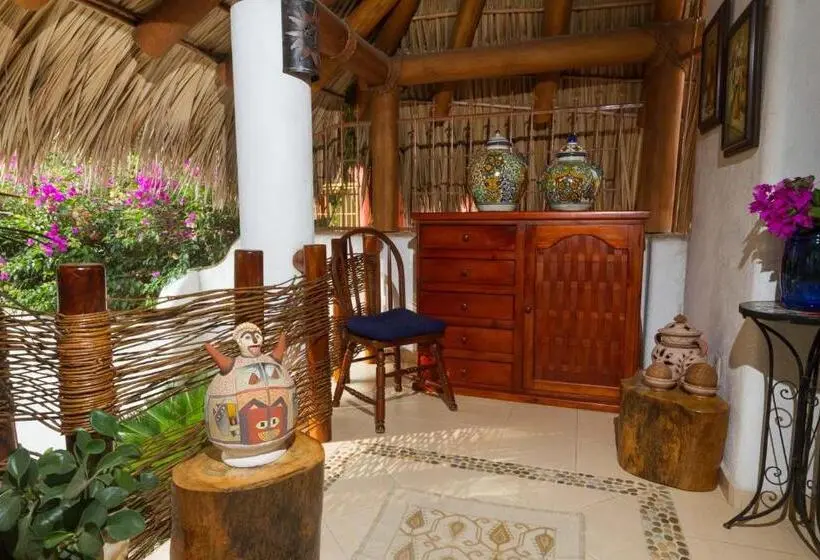 اتاق استاندارد با چشم‌انداز استخر, Villas Naomi
