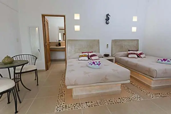 اتاق اکونومی, Villas Naomi