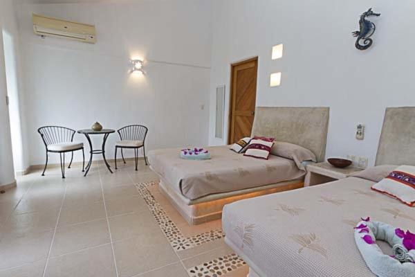 חדר אקונומי, Villas Naomi