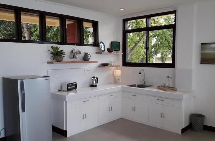 سوییت با چشمانداز دریا, Wuthering Heights Bed & Breakfast By The Sea