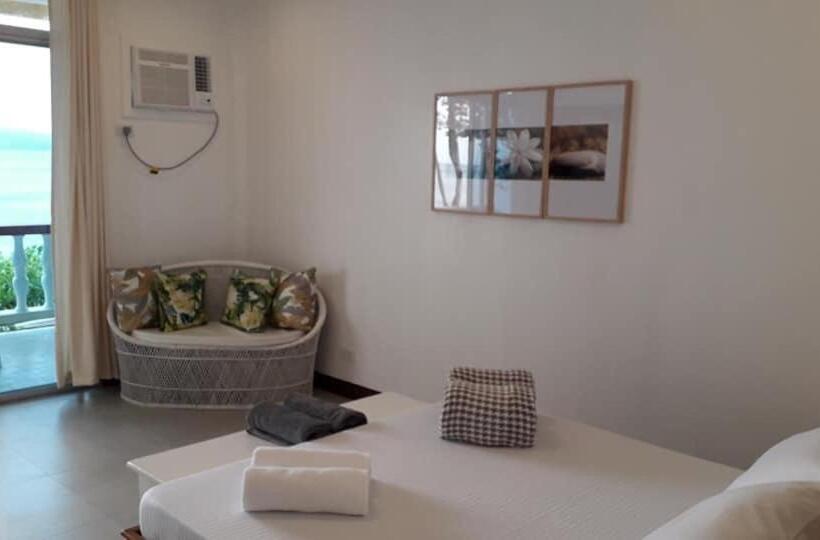 سوییت با چشمانداز دریا, Wuthering Heights Bed & Breakfast By The Sea