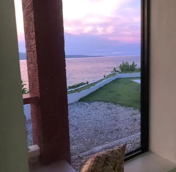 オーシャンビューファミリールーム, Wuthering Heights Bed & Breakfast By The Sea
