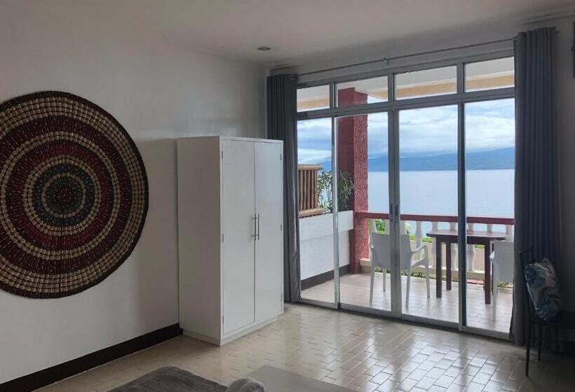 اتاق خانوادگی با چشمانداز دریا, Wuthering Heights Bed & Breakfast By The Sea