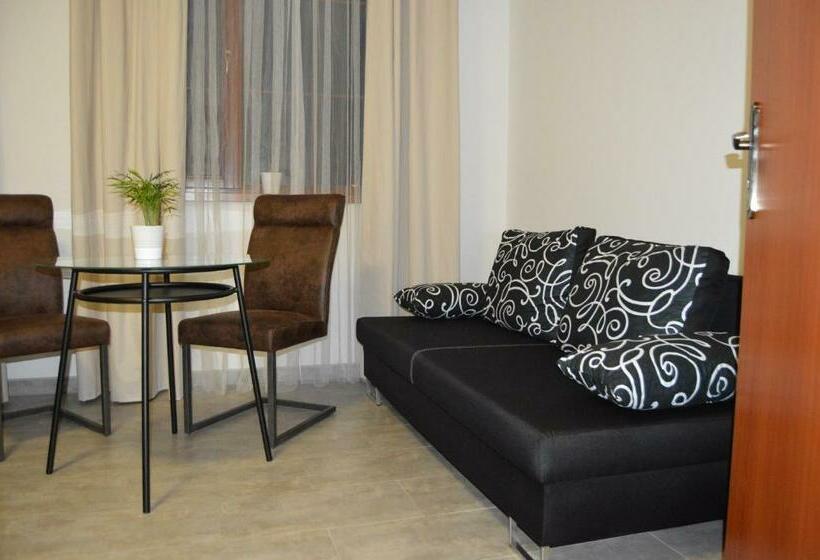 Трехместный Номер Стандарт Вид на Сад, Vila Lípa