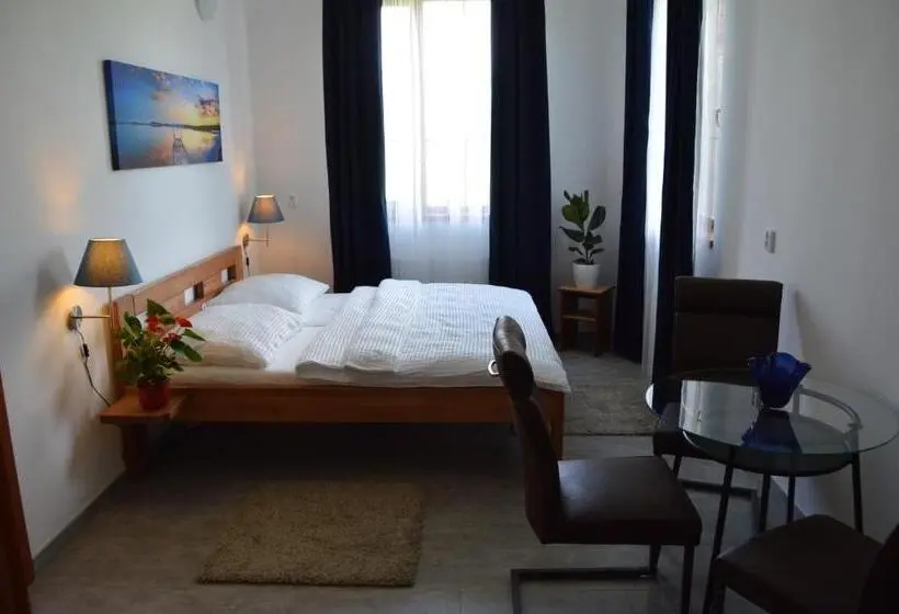 Quarto familiar vista jardim, Vila Lípa