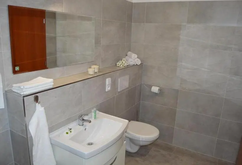 Quarto Quadruple Standart Vista Jardim, Vila Lípa