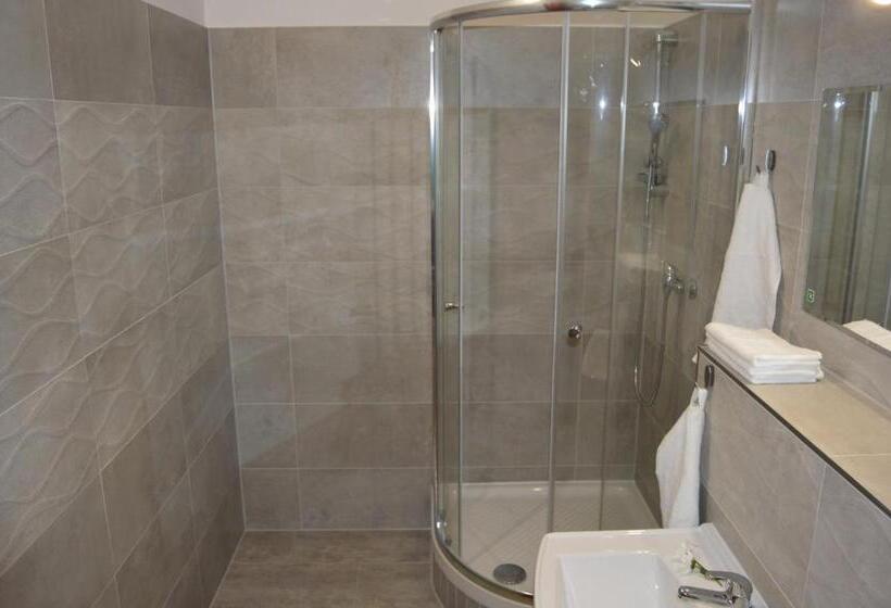 Четырехместный Номер Стандарт Вид на Сад, Vila Lípa