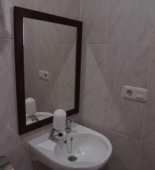 Superiorrum Stadsutsikt, Cemerlang Inn