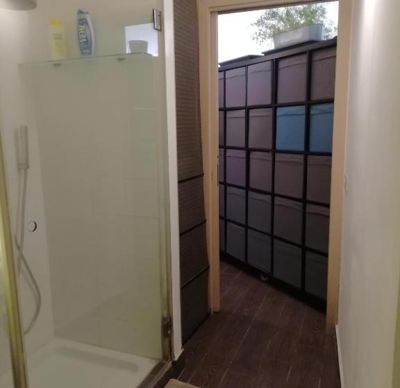 スタンダードルーム, Lo Zahir